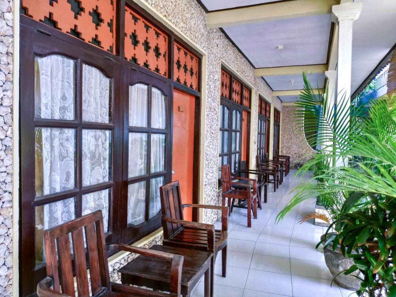 Catur Adi Putra Hotel by Shailendra Denpasar  Ruang foto